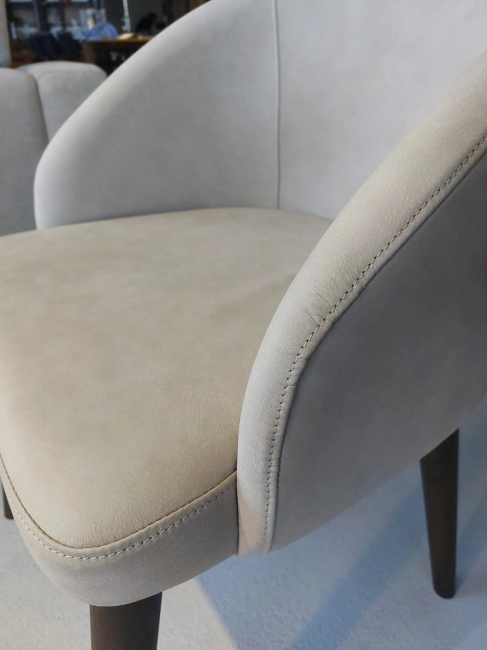 Scaun Luca – pe stoc de vanzare