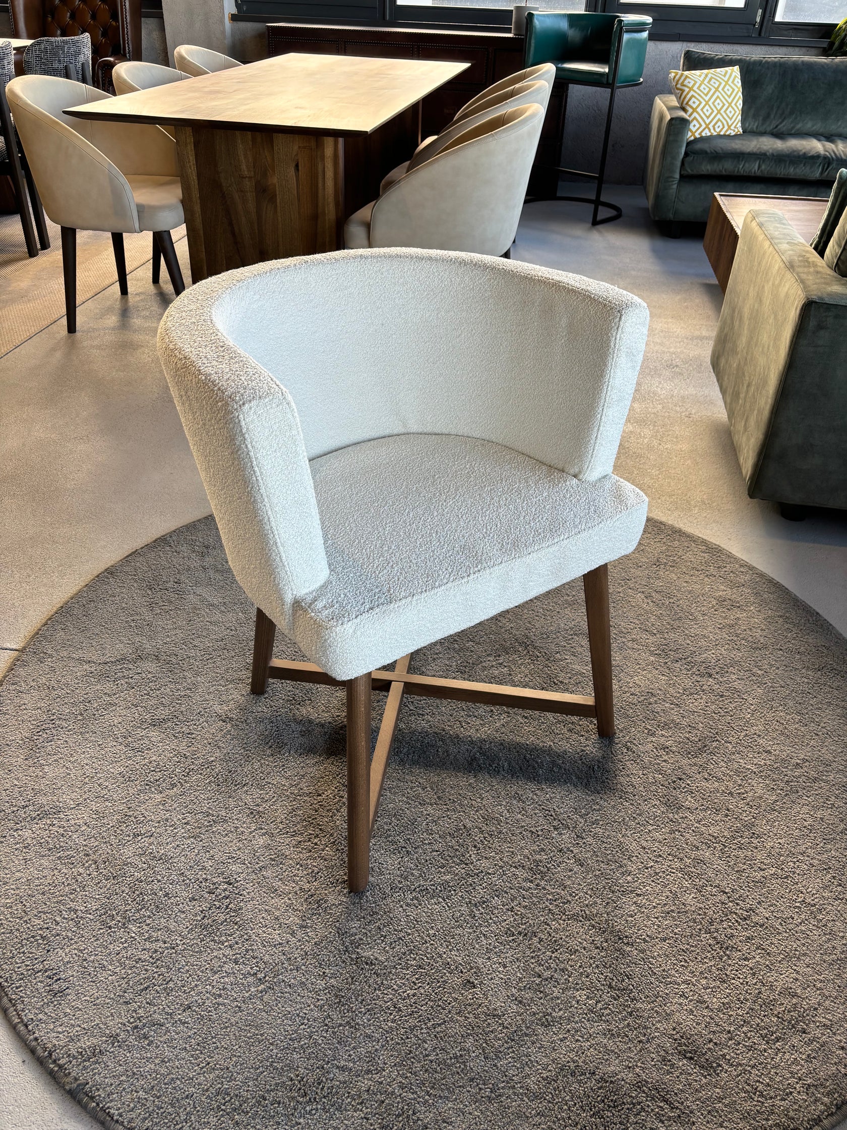 Scaun Monique - disponibil pe stoc